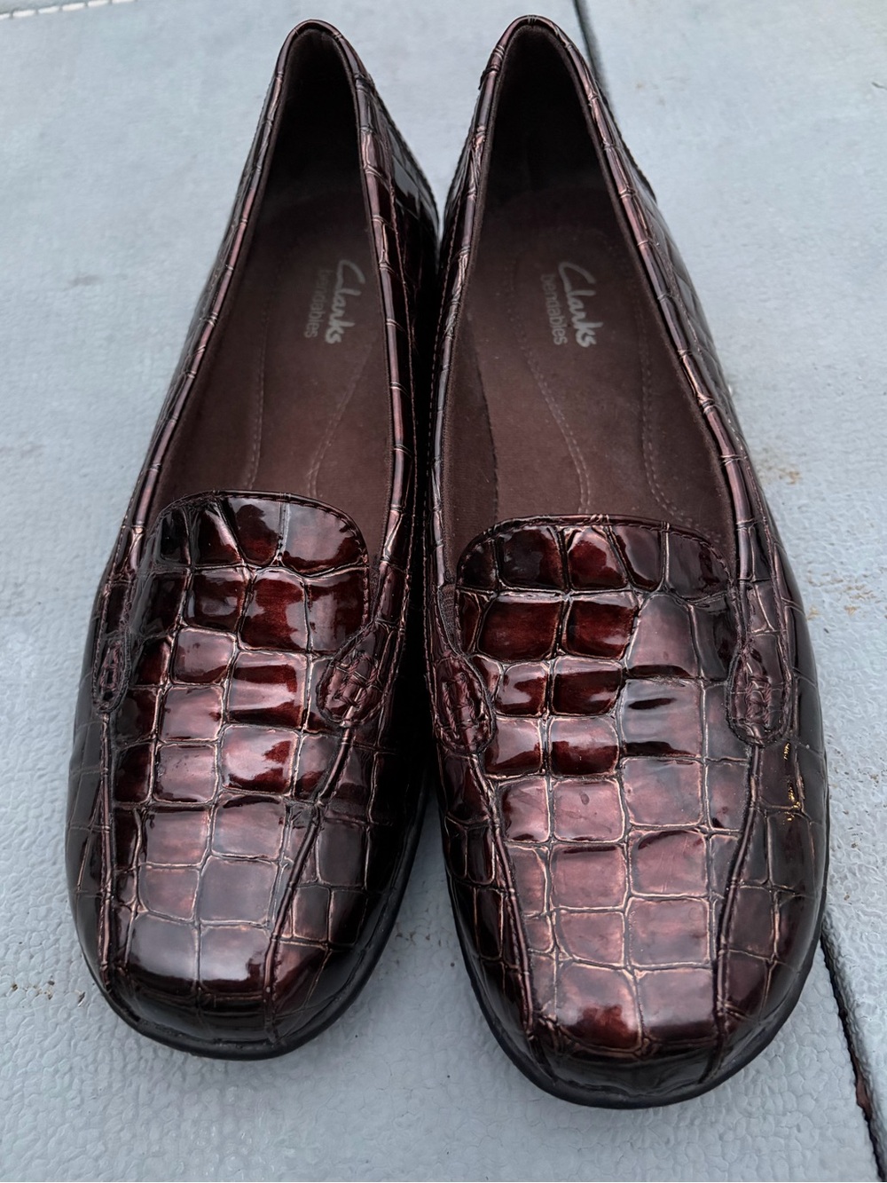 Clarks Bendables Women's Brown Crocodile-Embossed Patent Slip-On Loafers Size 9W